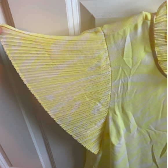 NWT Nine West ladies flowy blouse size medium - Picture 3 of 4